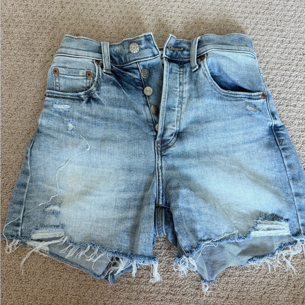Daze denim shorts size 25